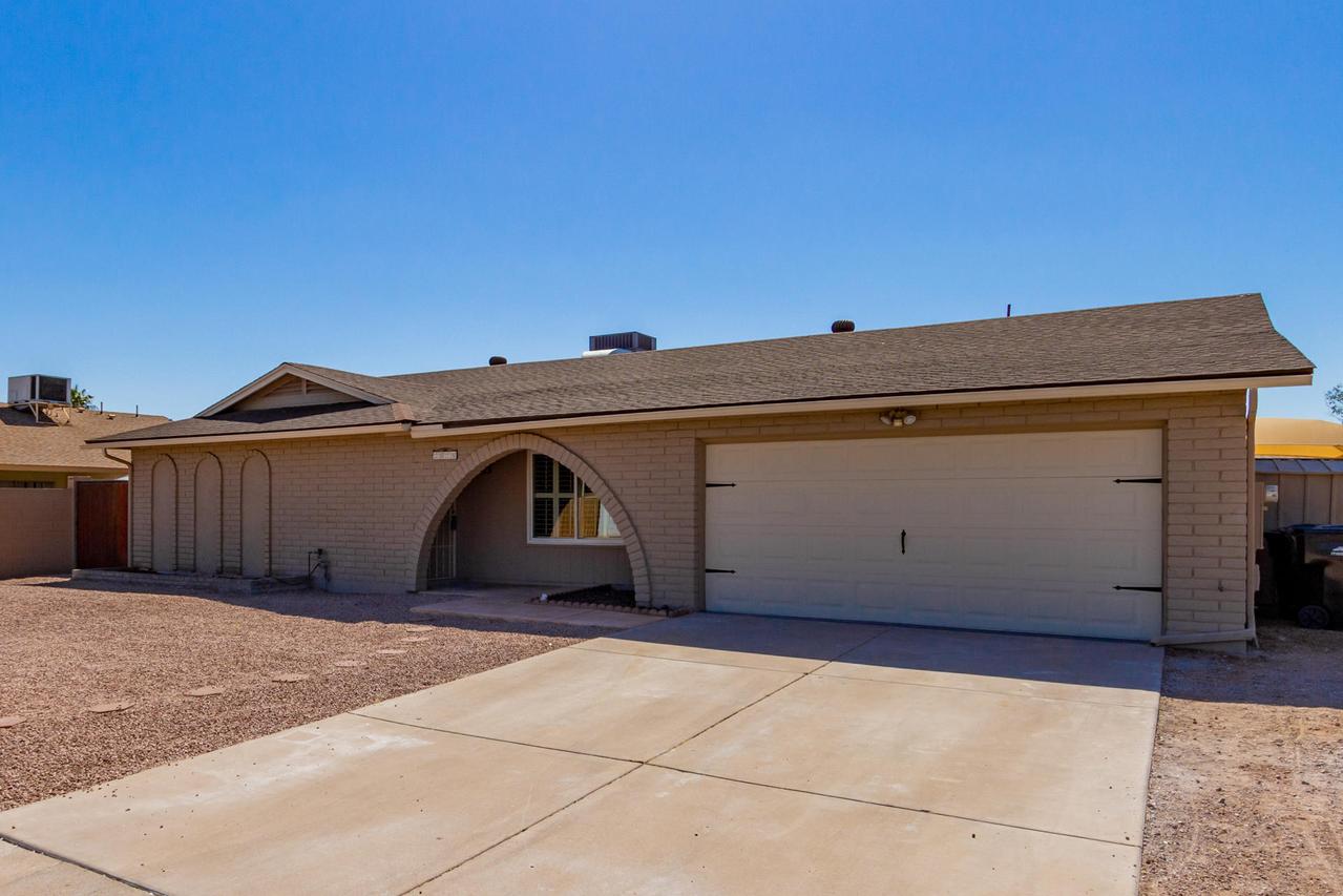 2028 S Nina Cir., Mesa, AZ 85210