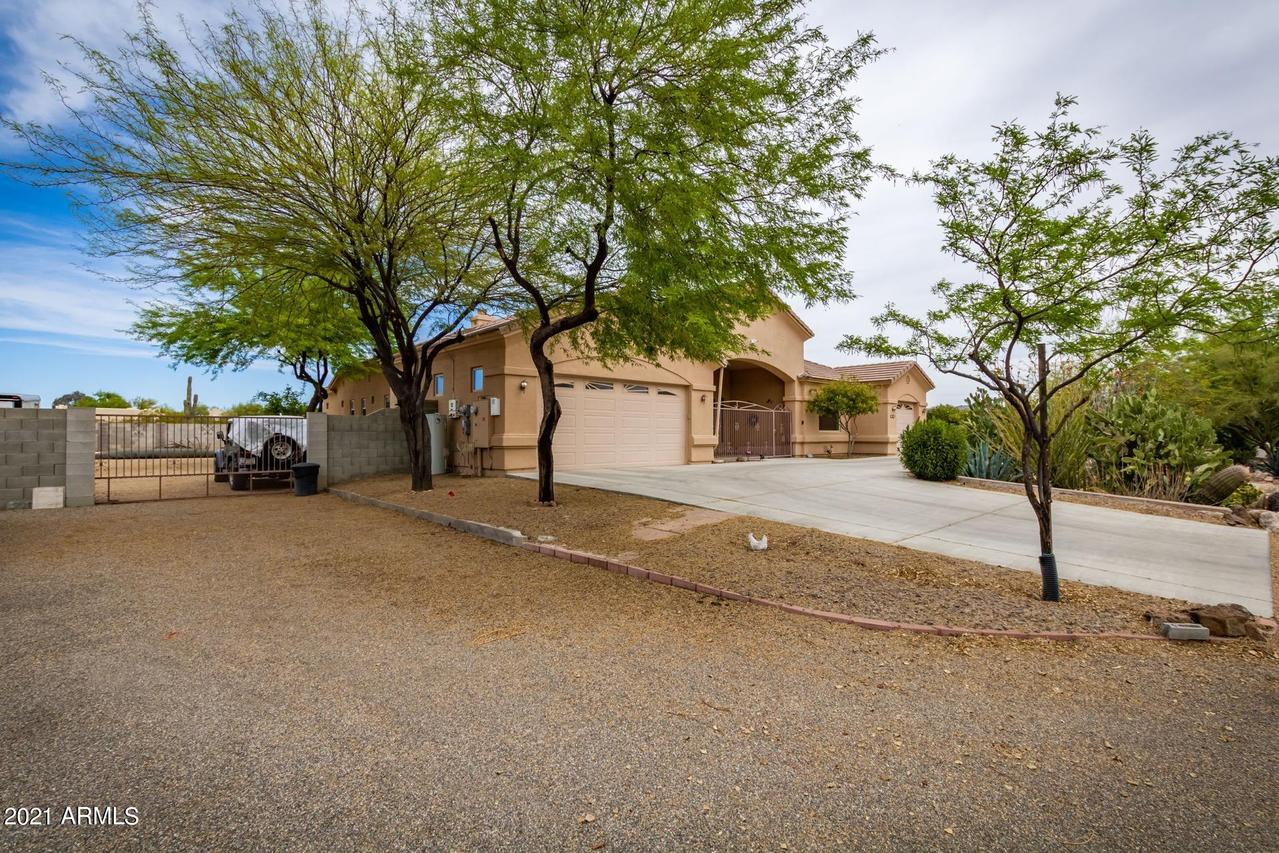 39006 N 11th Ave., Phoenix, AZ 85086