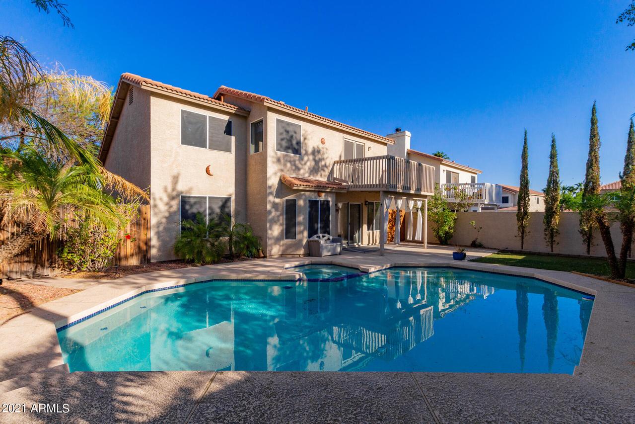 15618 S 37th Way, Phoenix, AZ 85048