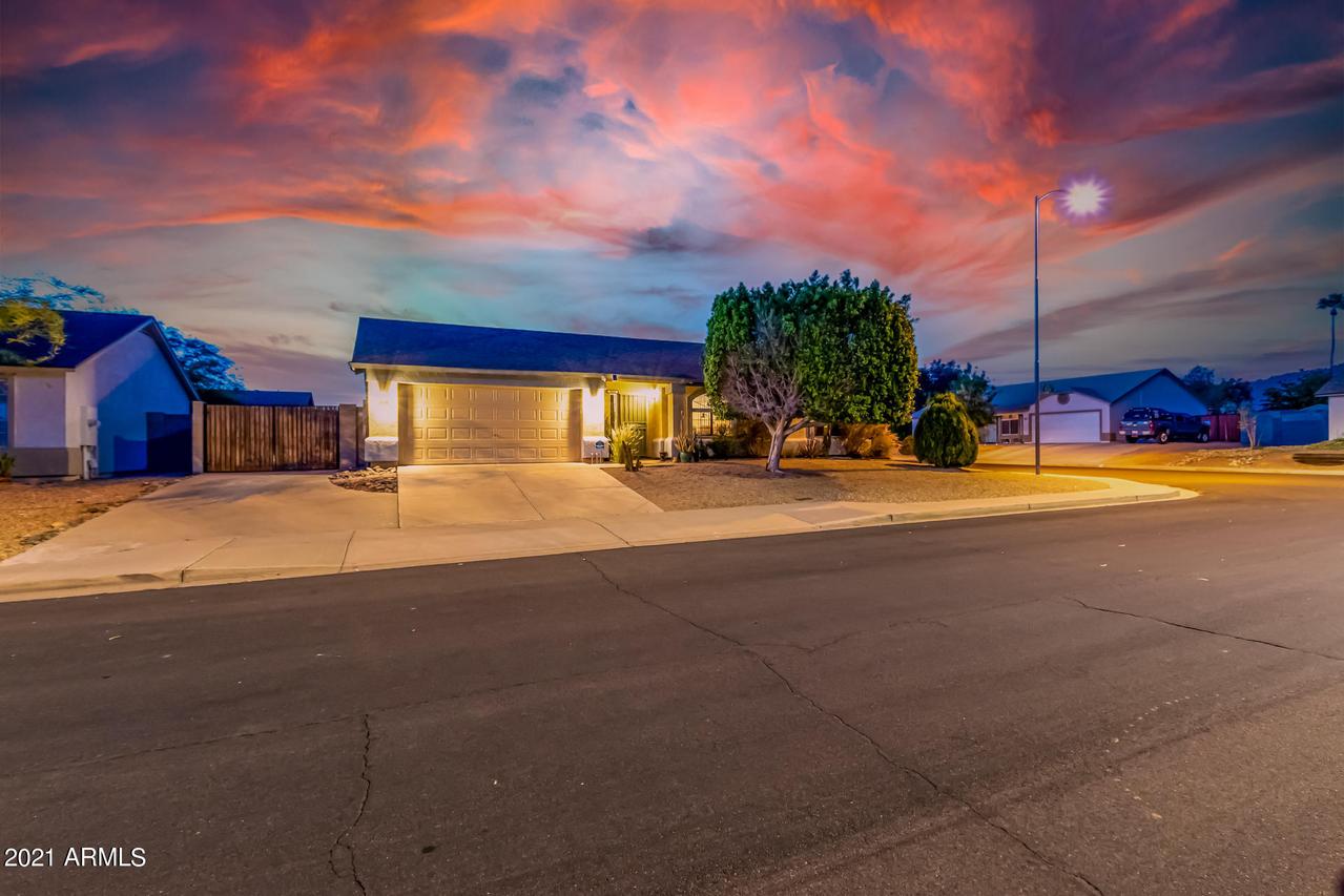 9424 E Ellis St., Mesa, AZ 85207