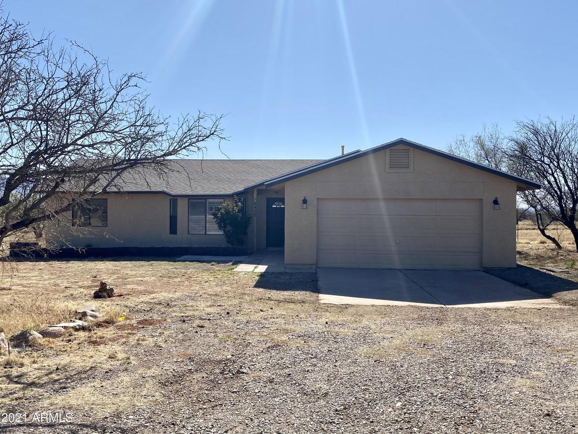 8457 S Airstrip Rd., Hereford, AZ 85615
