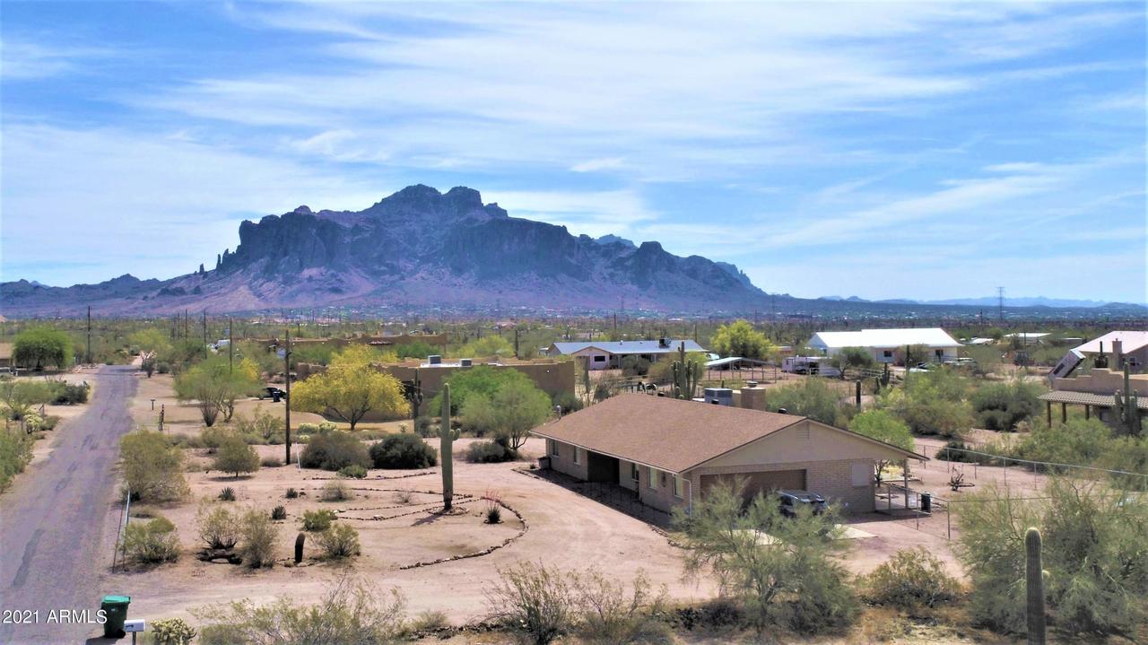 1425 E Kaniksu St., Apache Junction, AZ 85219