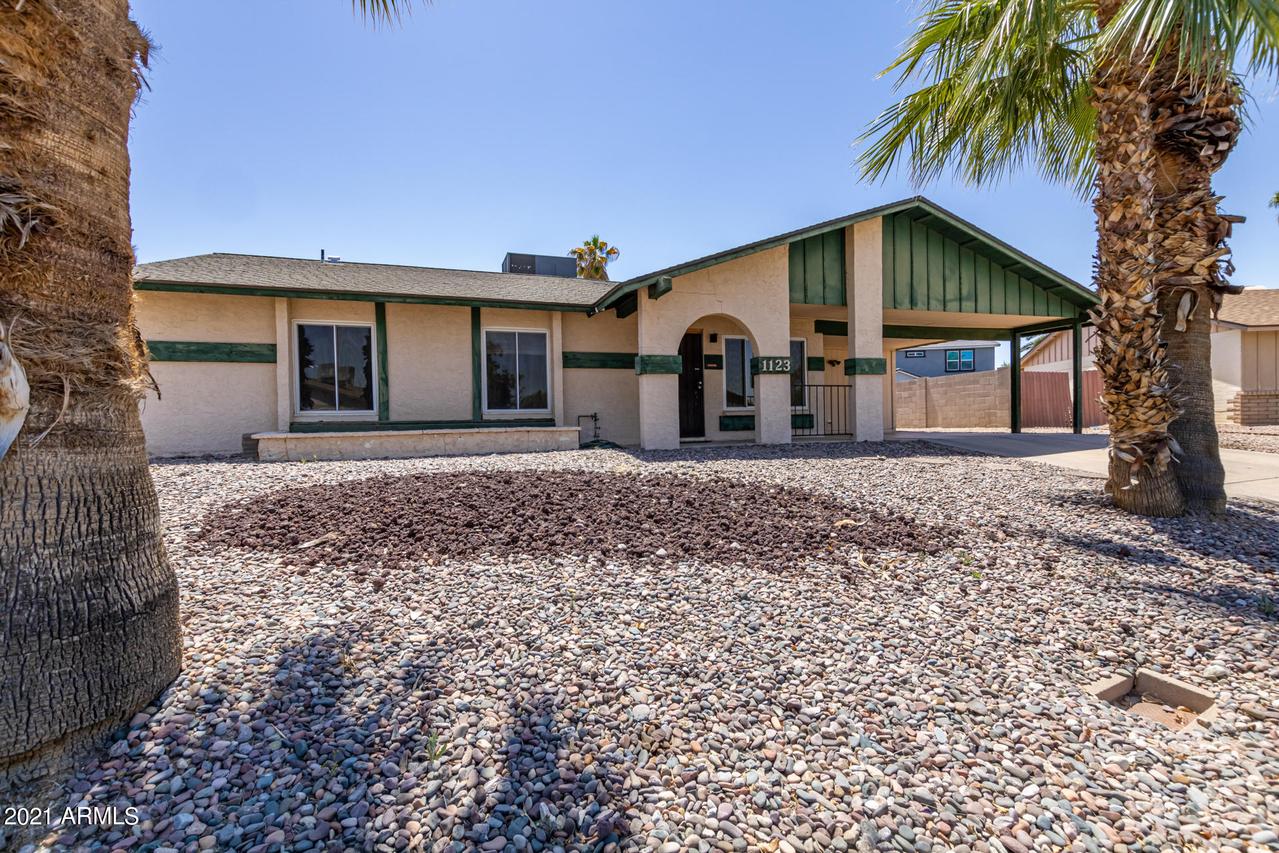 1123 W Los Lagos Vista Cir., Mesa, AZ 85210