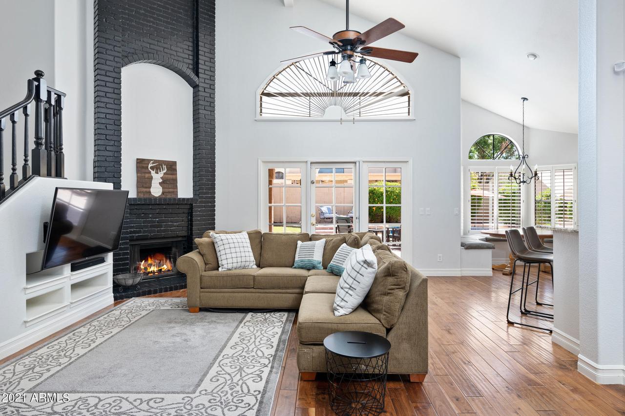 1660 W Honeysuckle Ln., Chandler, AZ 85248