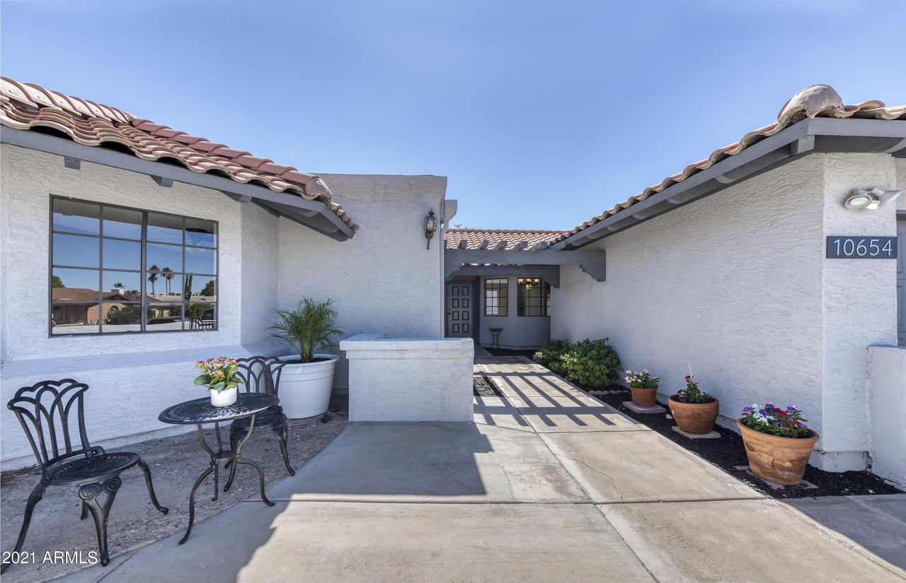10654 N 33rd Pl., Phoenix, AZ 85028