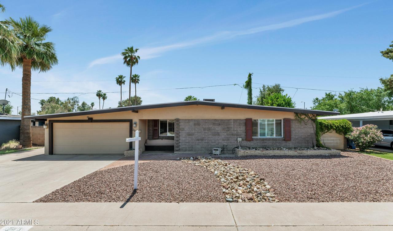 3643 E Laurel Ln., Phoenix, AZ 85028