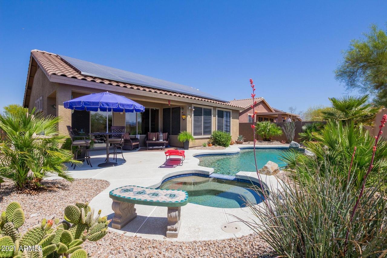 17525 W Lavender Ln., Goodyear, AZ 85338