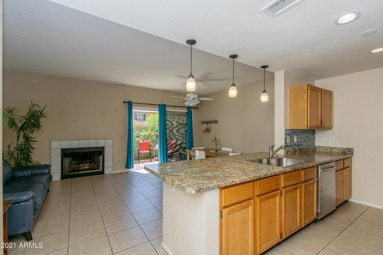 4114 E Union Hills Dr. #1012, Phoenix, AZ 85050