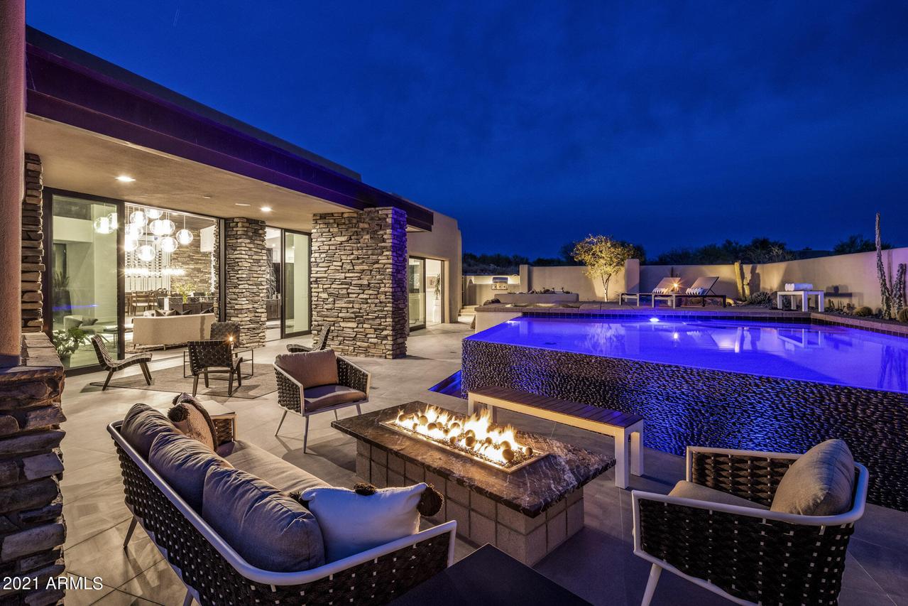 10381 E Loving Tree Ln., Scottsdale, AZ 85262