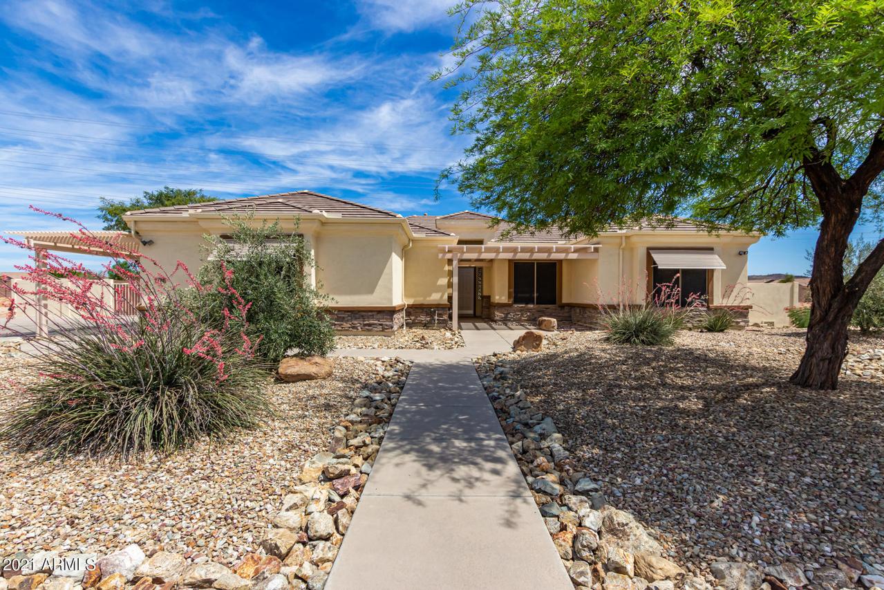 4622 W Saguaro Park Ln., Glendale, AZ 85310