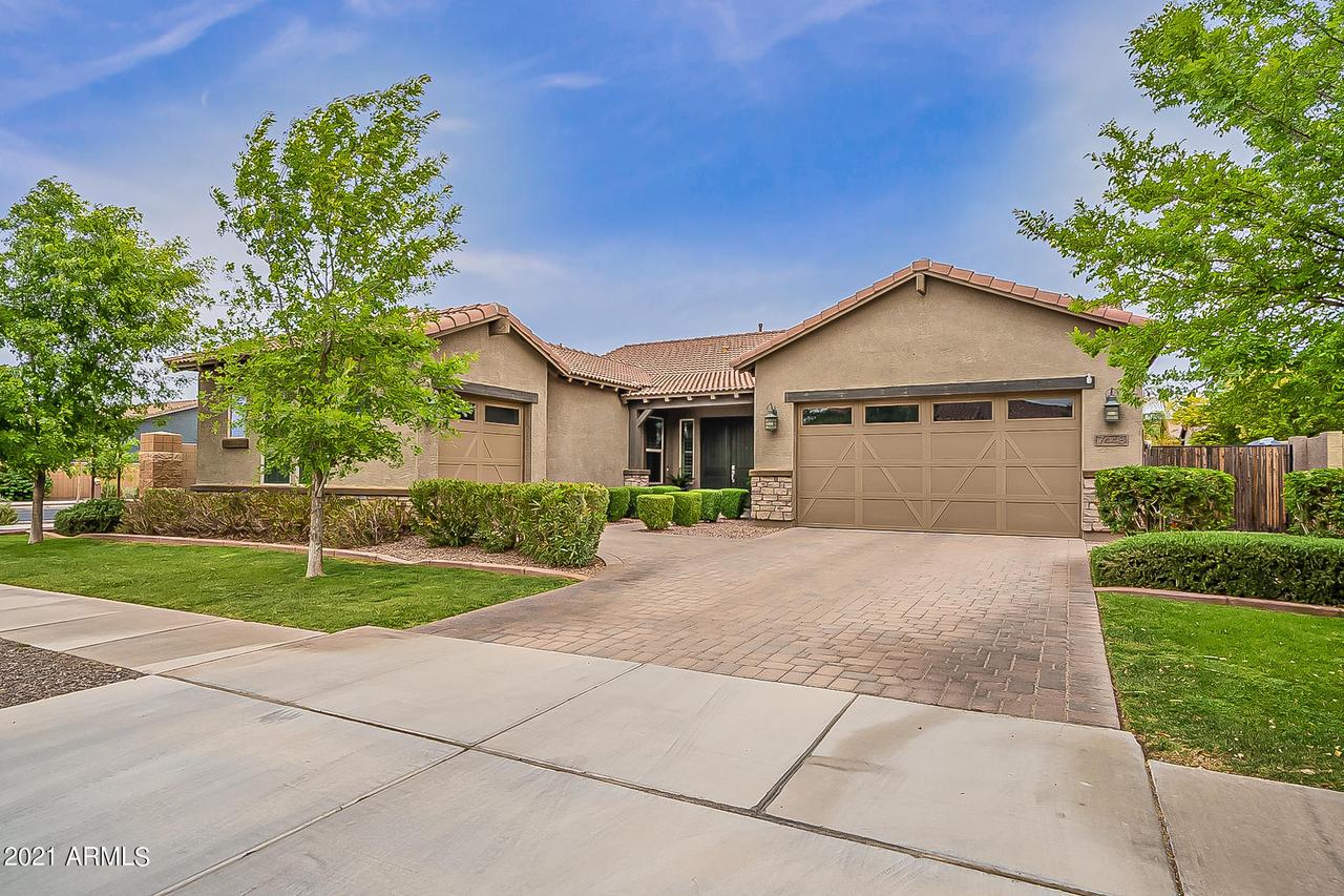 7448 E Posada Ave., Mesa, AZ 85212