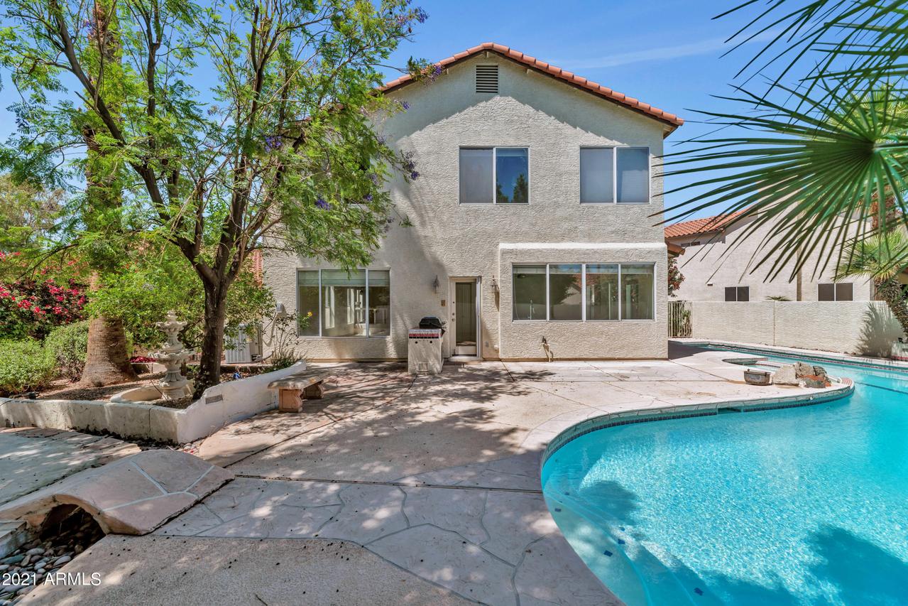 5050 E Paseo Way, Phoenix, AZ 85044