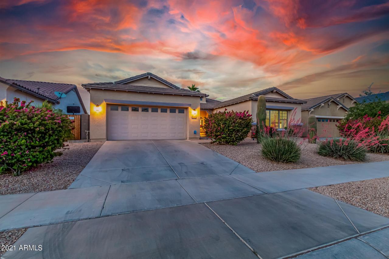 16472 W Shangri La Rd., Surprise, AZ 85388