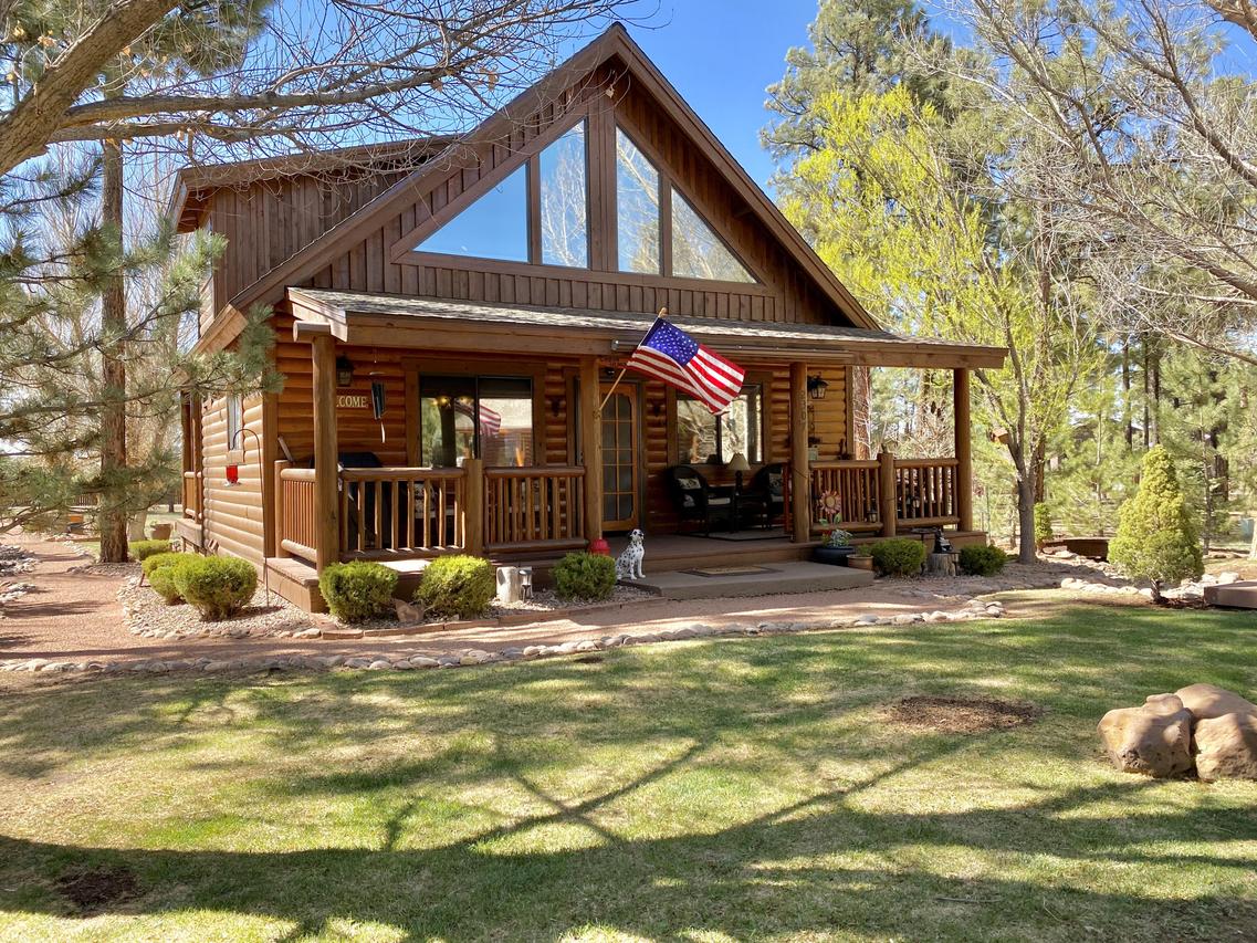 2307 Shangri-la Ln., Overgaard, AZ 85933