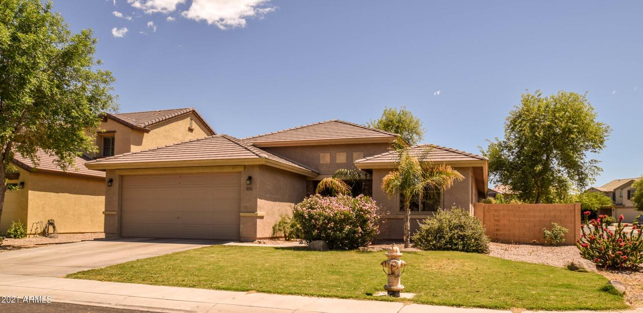 775 W Desert Hills Dr., San Tan Valley, AZ 85143