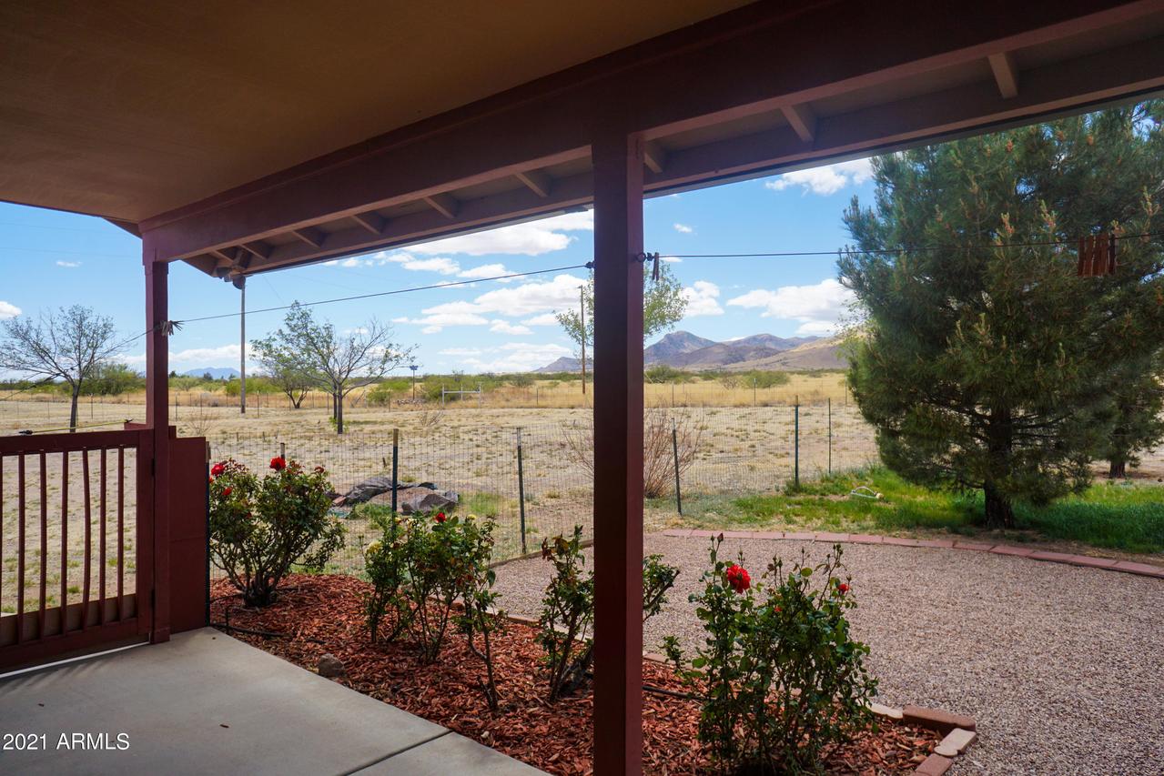 8011 E Chukar Valley Dr., Hereford, AZ 85615