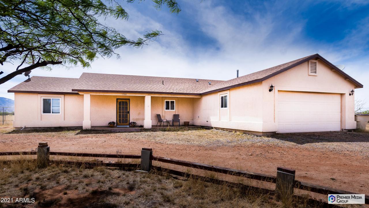 7788 S Windwalker Way, Hereford, AZ 85615