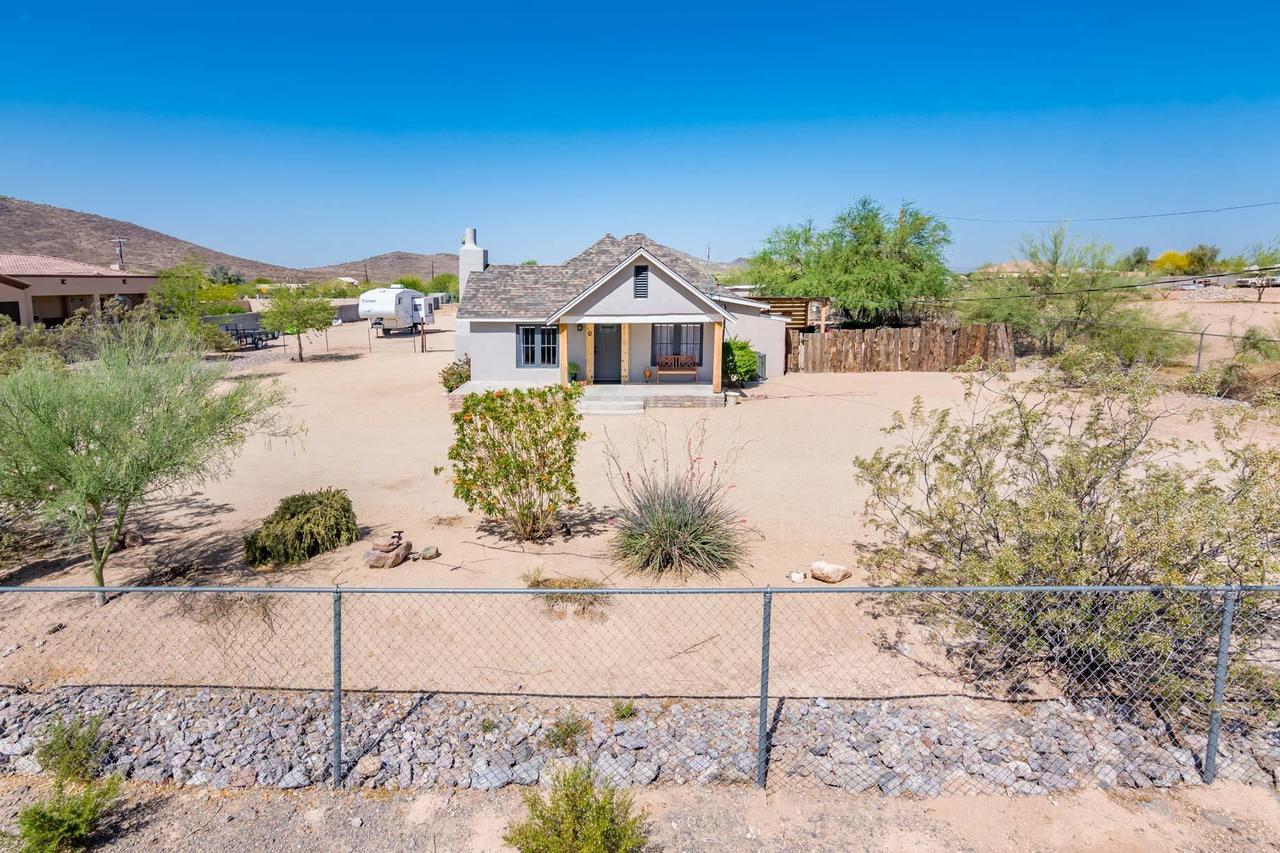 37016 N 16th Ave., Phoenix, AZ 85086