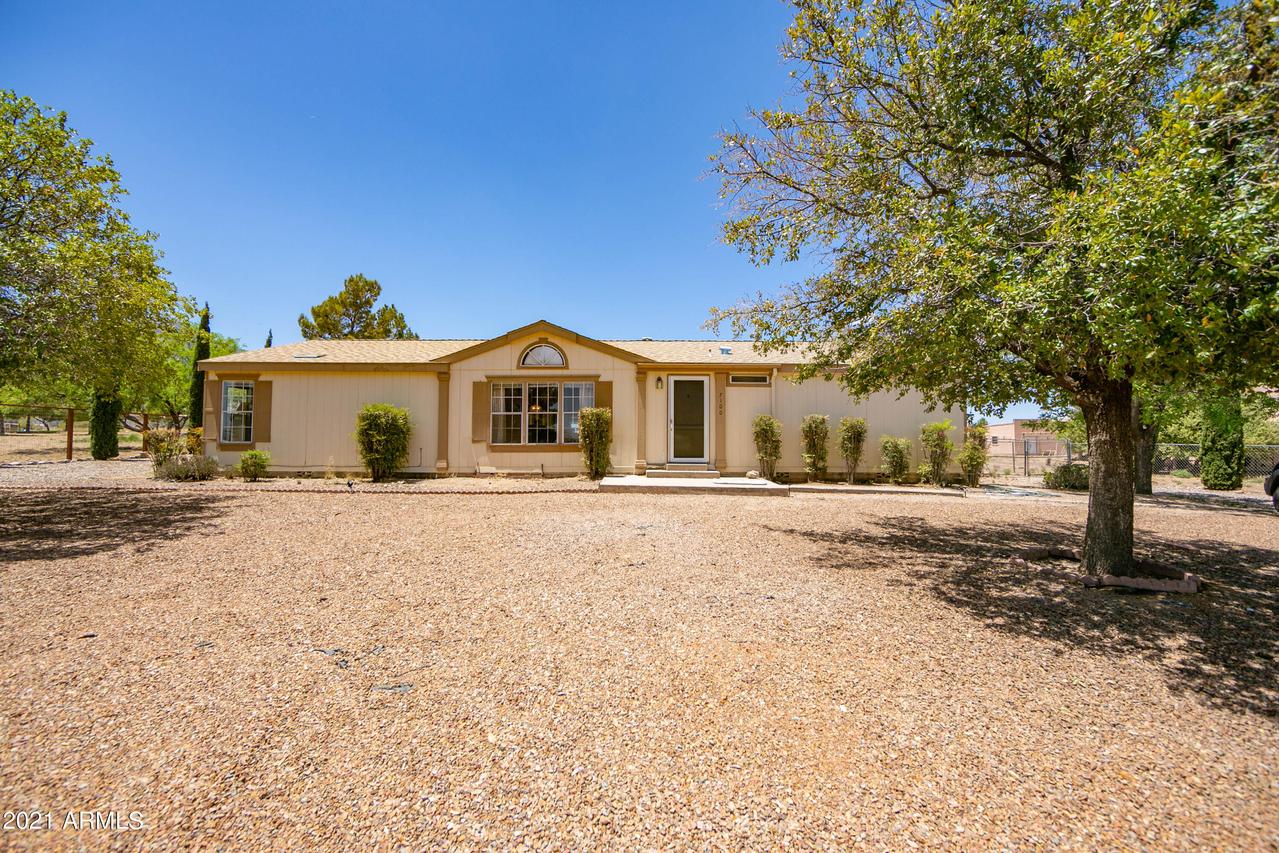 7100 S Garden Valley Dr., Hereford, AZ 85615