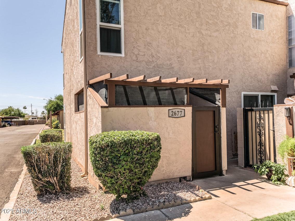 2677 E Oakleaf Dr., Tempe, AZ 85288