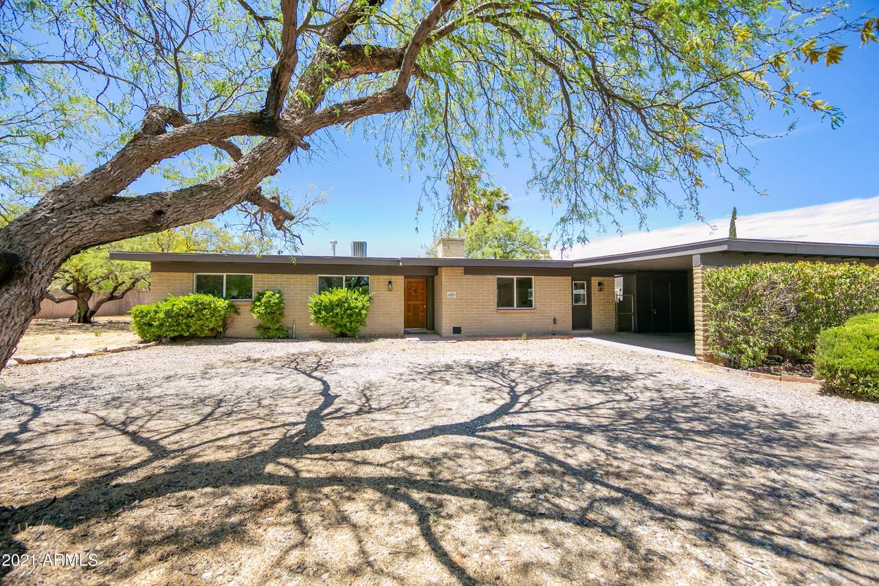 1068 S Chaparral Cir., Sierra Vista, AZ 85635