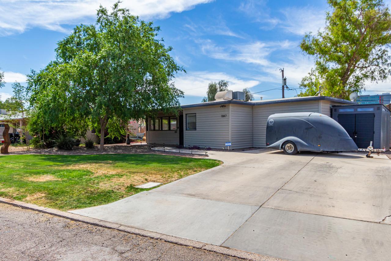 1847 E Earll Dr., Phoenix, AZ 85016