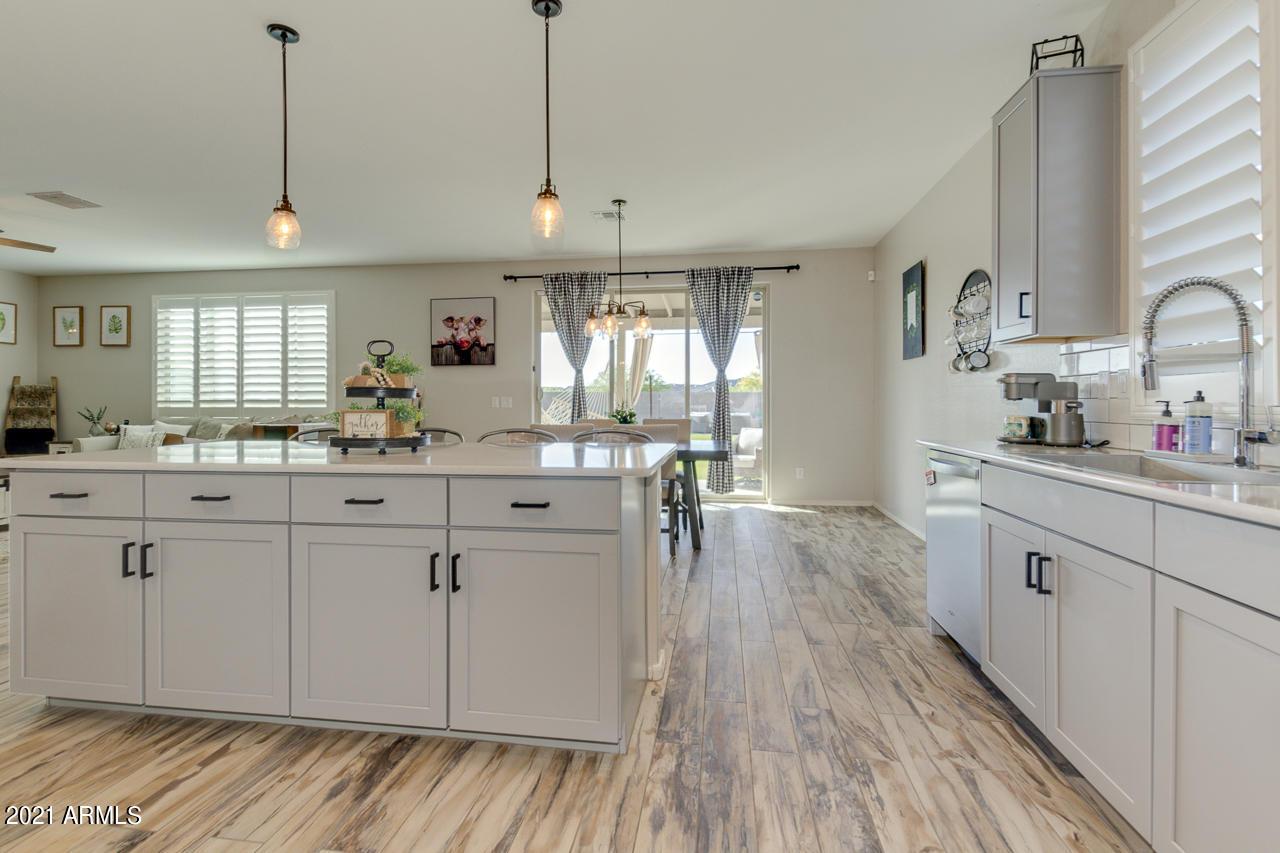 1028 W Canyonlands Ct., San Tan Valley, AZ 85140