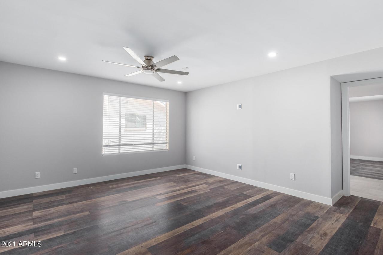 10215 N 35th Dr. #NICE, Phoenix, AZ 85051