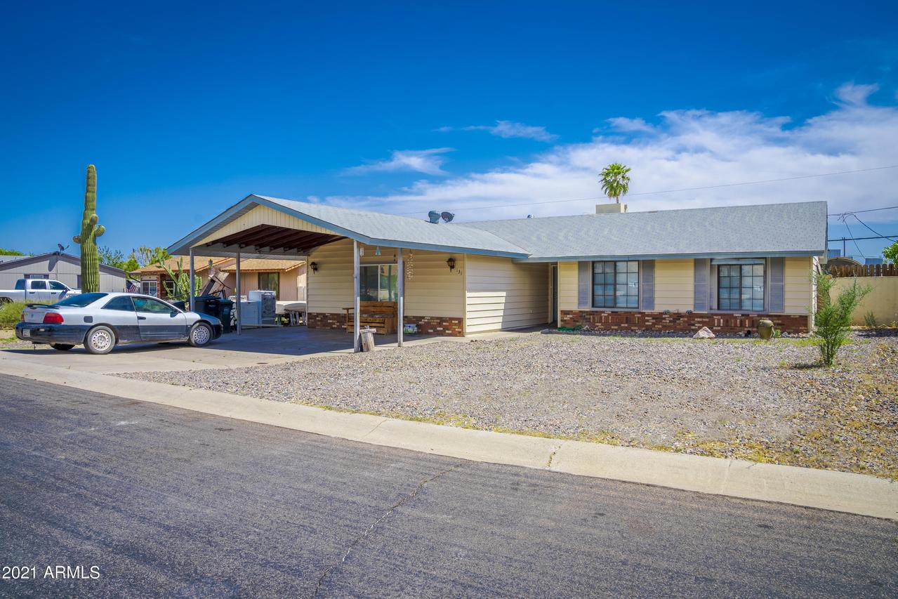 131 Gompers Cir., Morristown, AZ 85342