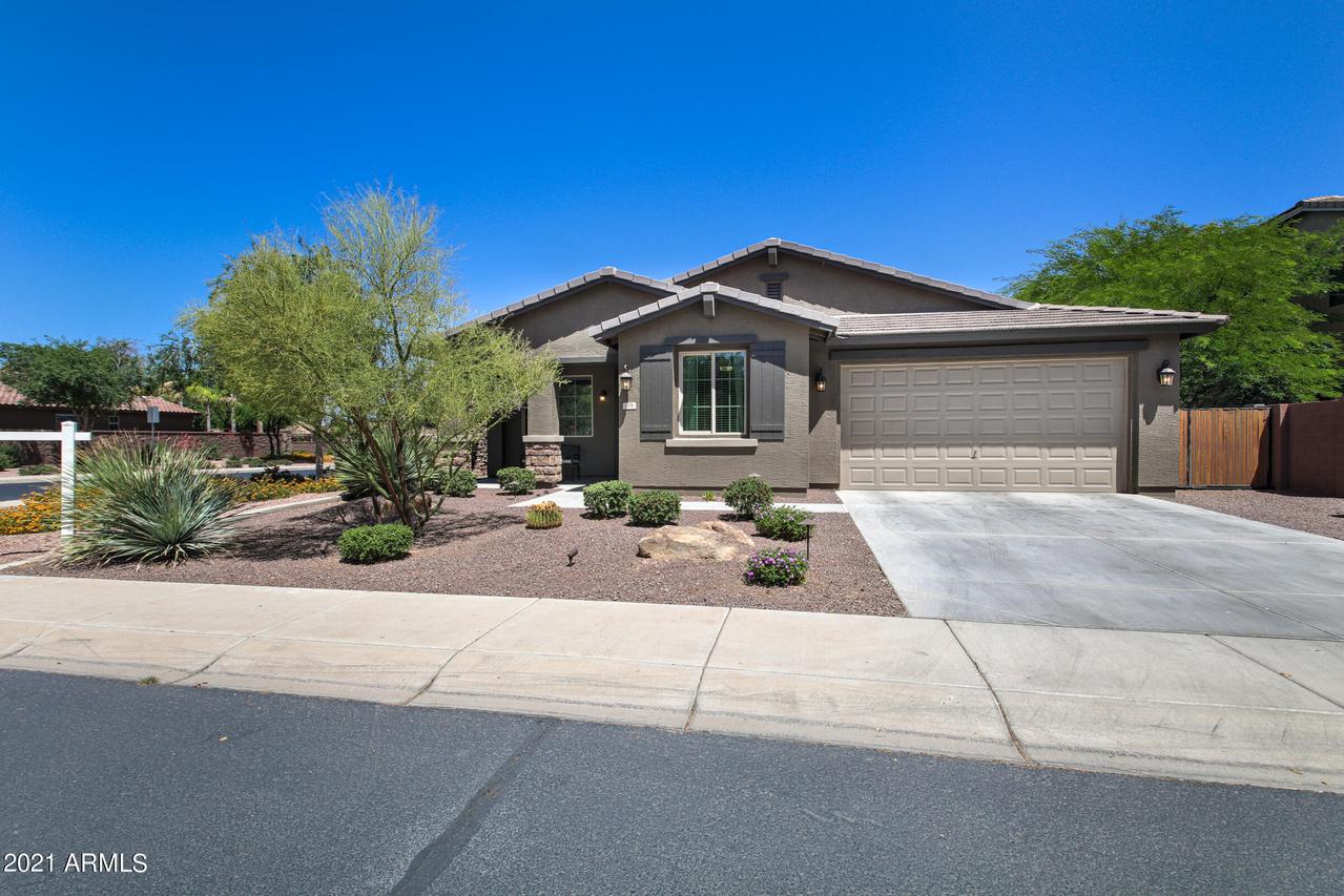 308 W Sweet Shrub Ave., San Tan Valley, AZ 85140