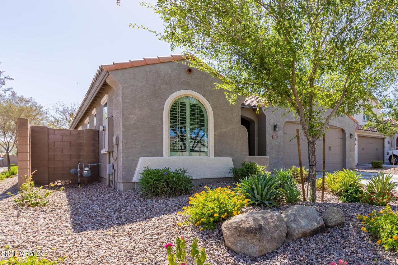 7955 S Columbus Dr., Gilbert, AZ 85298