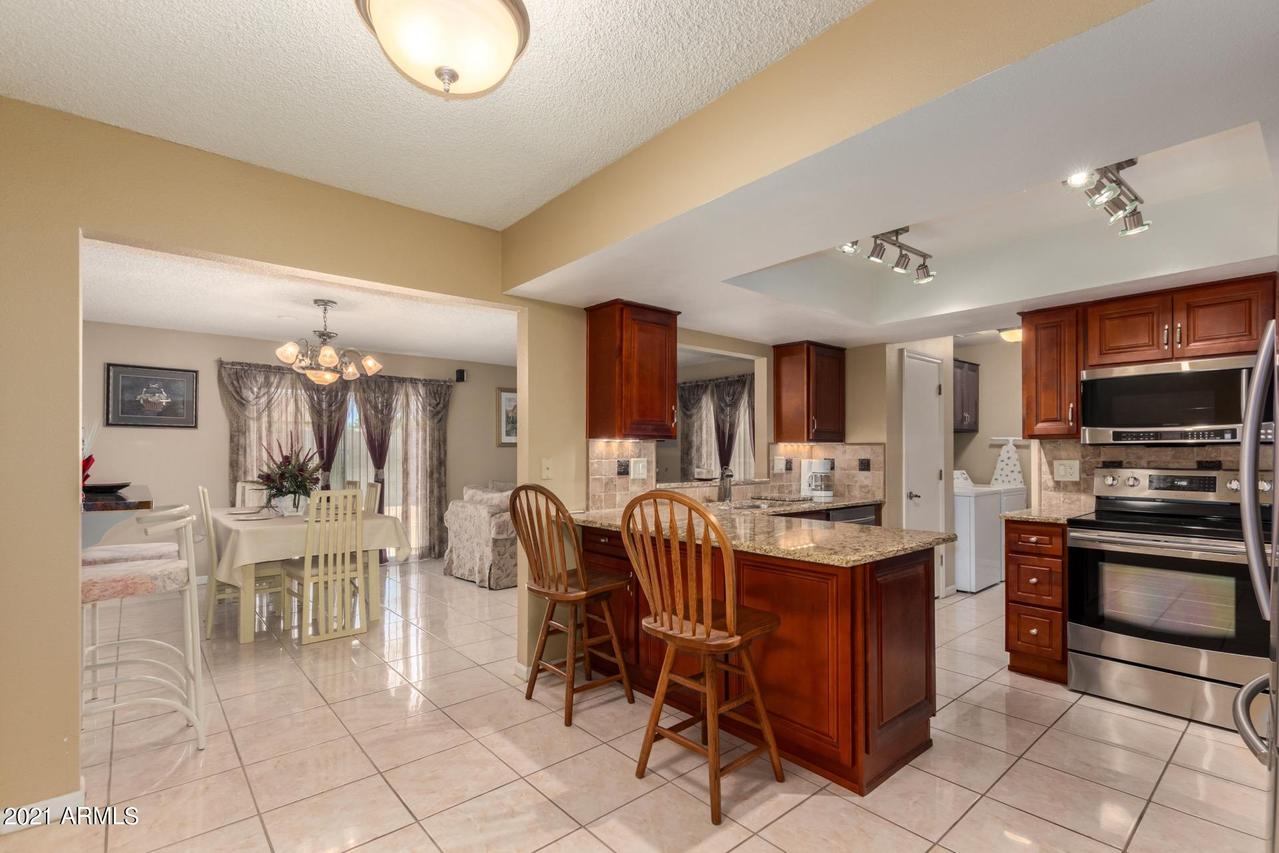 11615 N 39th Dr., Phoenix, AZ 85029