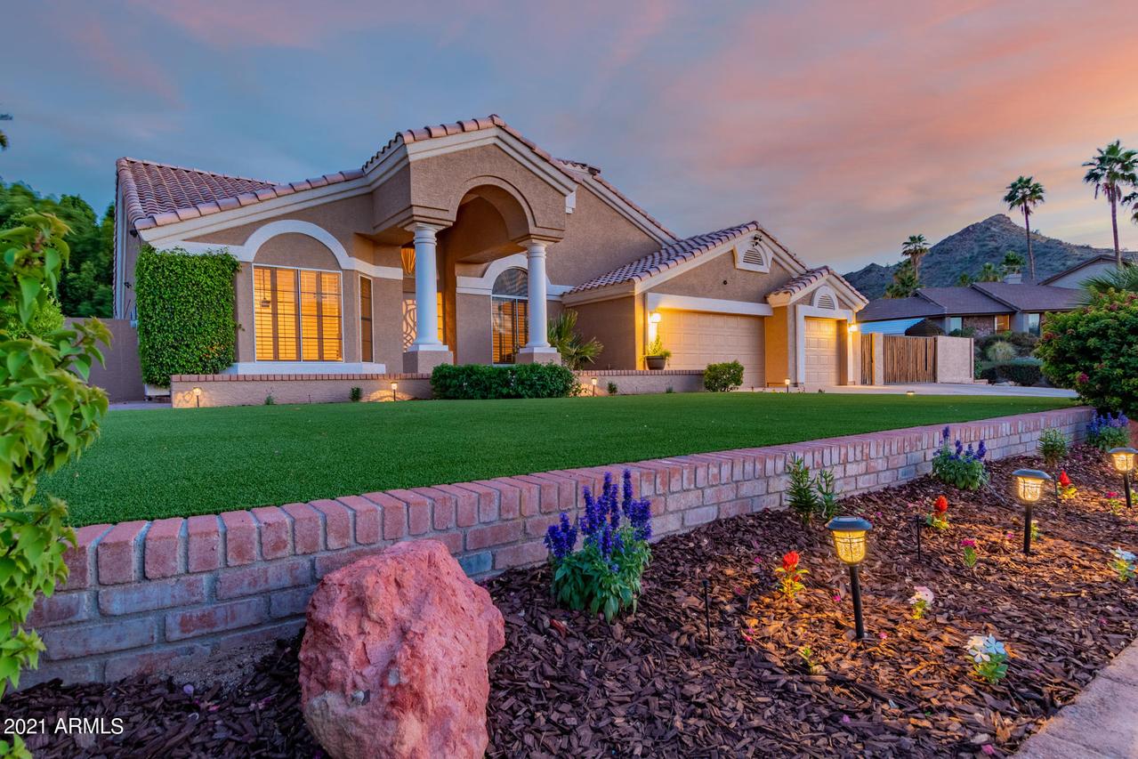 2801 E Winchcomb Dr., Phoenix, AZ 85032