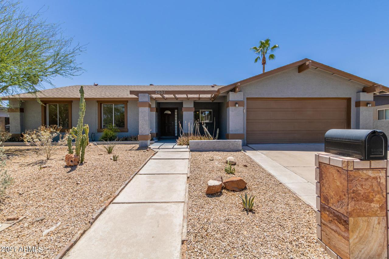 2601 W Straford Dr., Chandler, AZ 85224