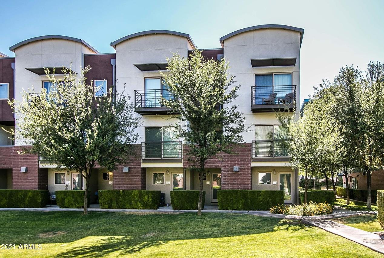 525 W Lakeside Dr. #116, Tempe, AZ 85281