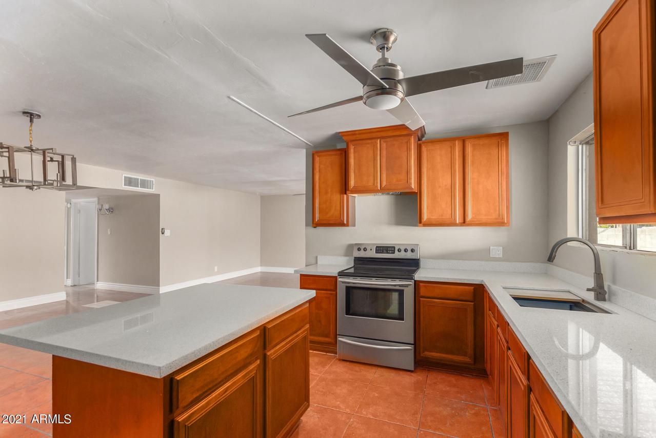 6043 W Pinchot Ave., Phoenix, AZ 85033
