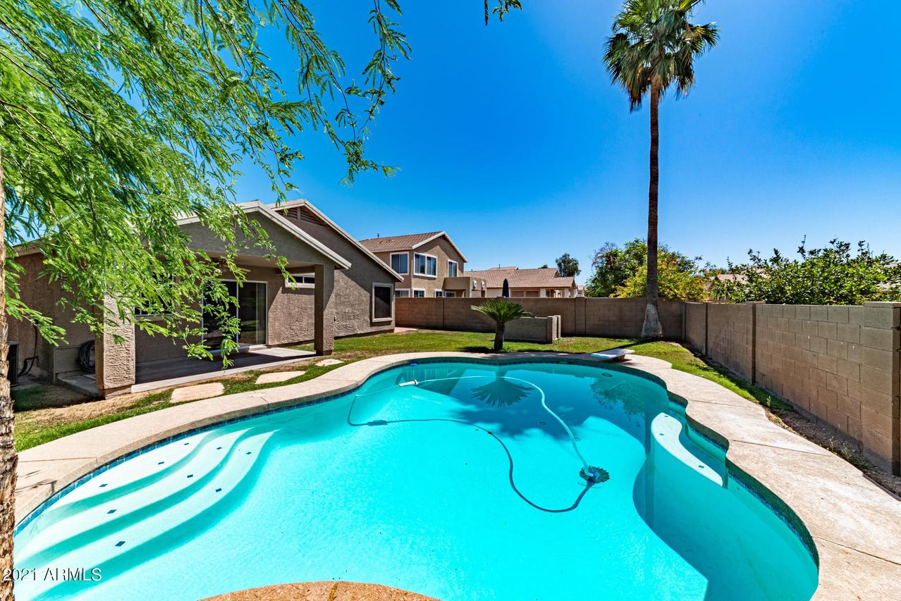 7027 W Midway Ave., Glendale, AZ 85303