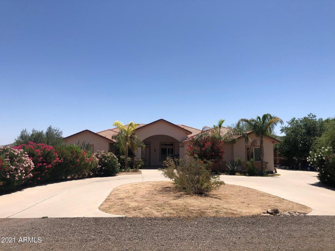2515 W Saber Rd., Phoenix, AZ 85086