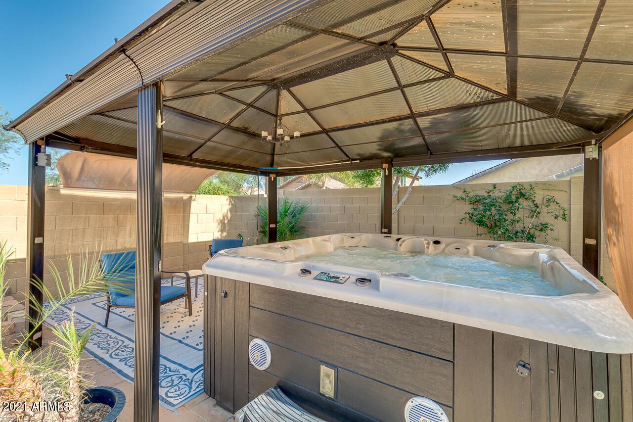 17943 W Lawrence Ln., Waddell, AZ 85355