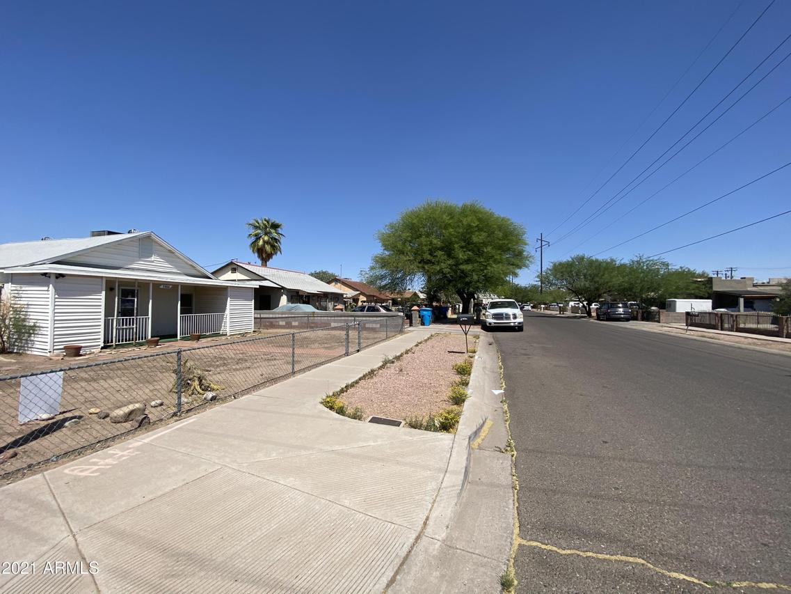 2900 E Adams St., Phoenix, AZ 85034
