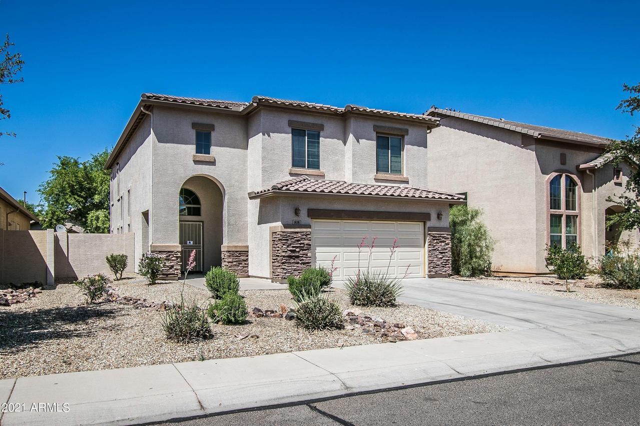 808 W Desert Basin Dr., San Tan Valley, AZ 85143