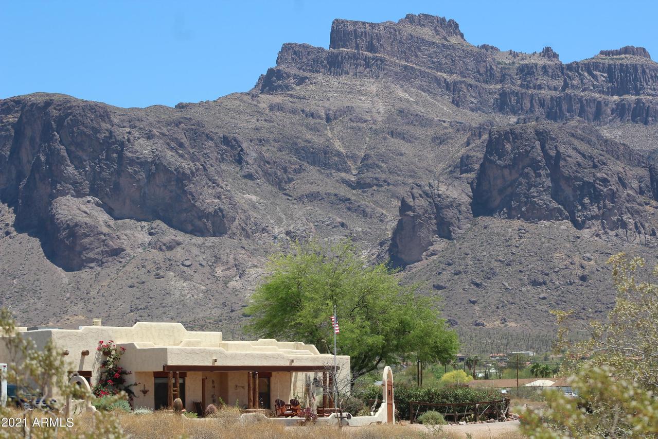 4386 E 4th Ave., Apache Junction, AZ 85119