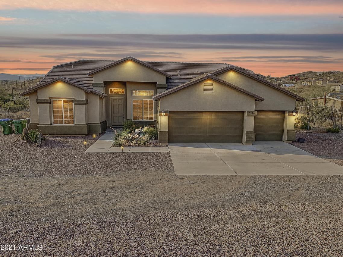 3826 W Jenny Lin Rd., New River, AZ 85087
