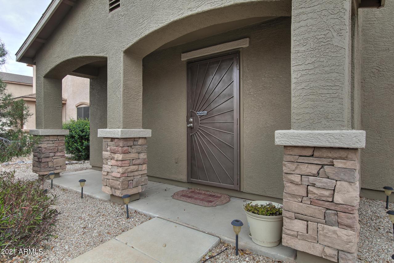 2498 E Meadow Mist Ln., San Tan Valley, AZ 85140