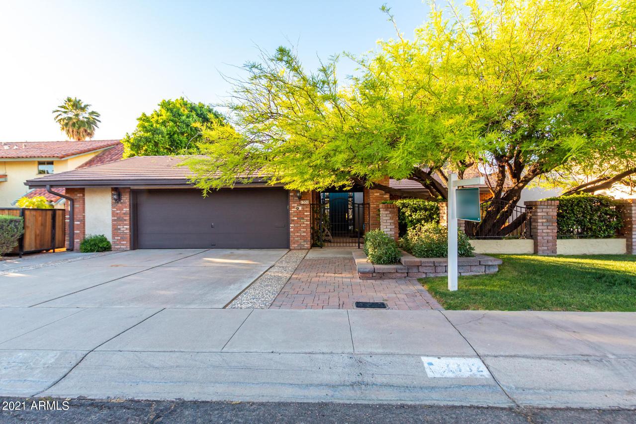 1332 E Steamboat Bend Dr., Tempe, AZ 85283
