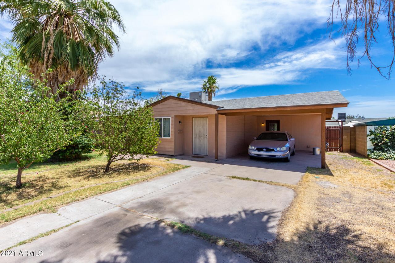 2419 W Laurel Ln., Phoenix, AZ 85029