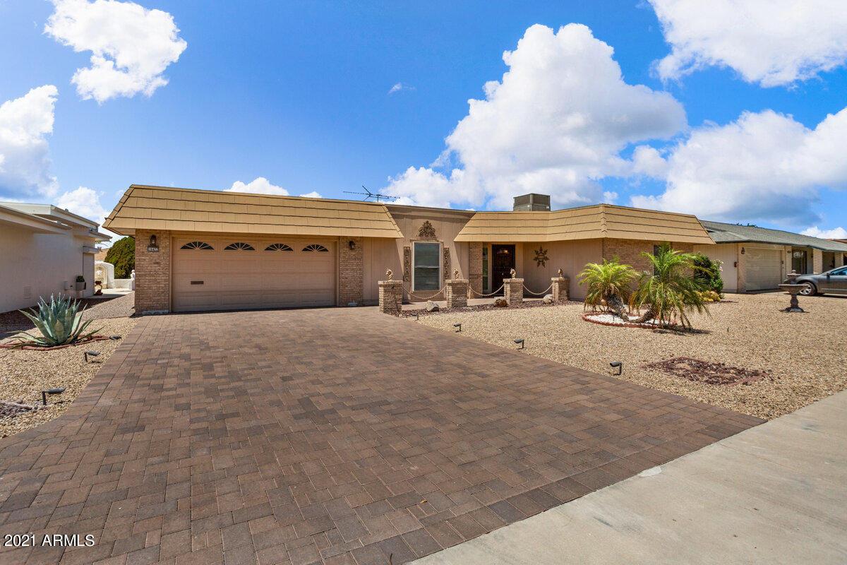 16422 N Meadow Park Dr., Sun City, AZ 85351