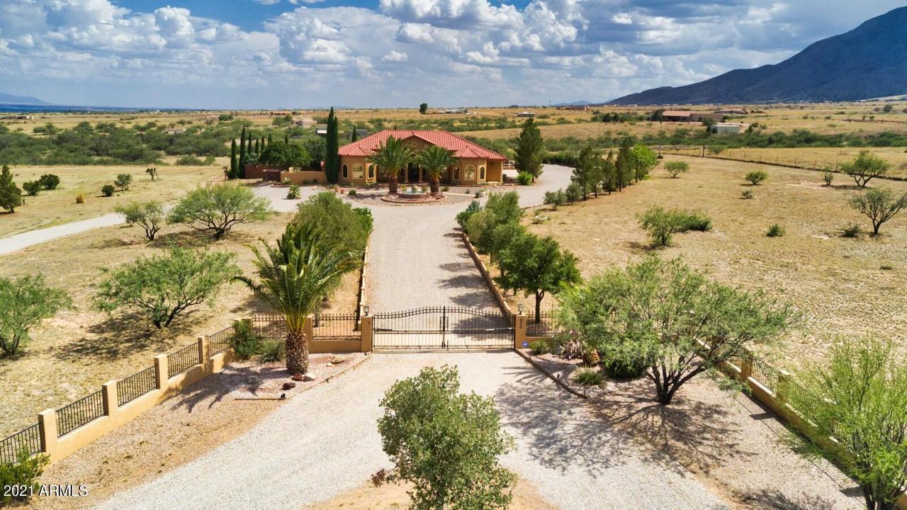 7302 E Silver Creek Rd., Hereford, AZ 85615
