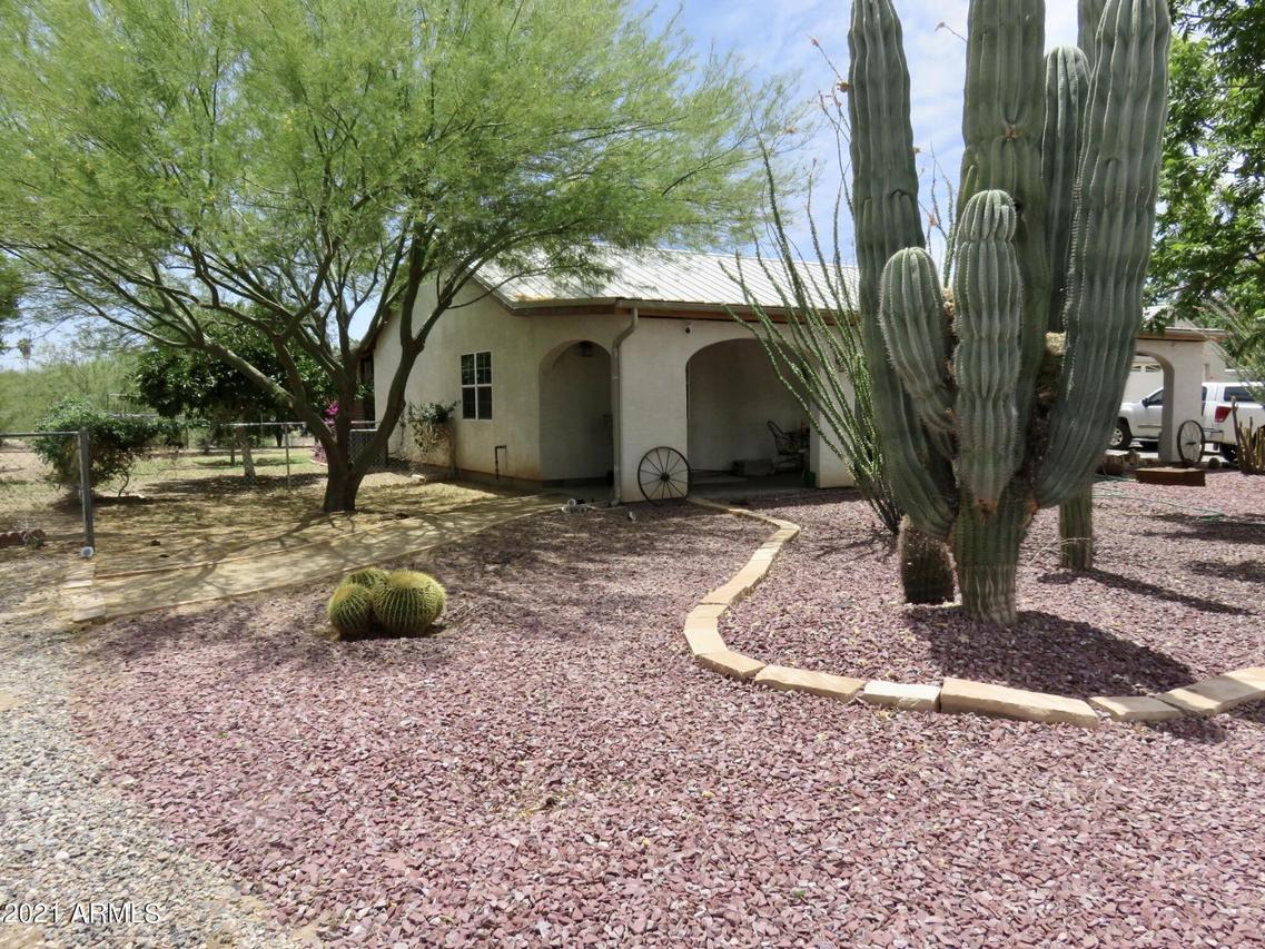 19121 E Palm Ln., Black Canyon City, AZ 85324