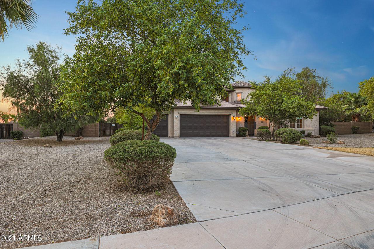 6708 W Pleasant Ln., Laveen, AZ 85339